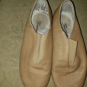 Girls slip on jazz shoes